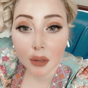 Meet your Posher, Karina